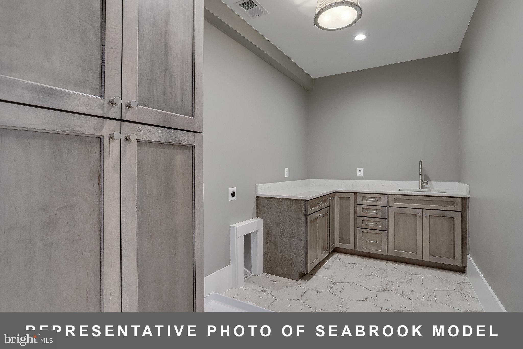 ADDISON HEIGHTS - Residential