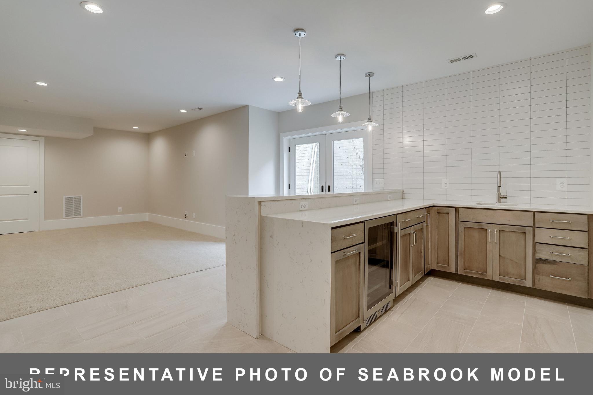 ADDISON HEIGHTS - Residential