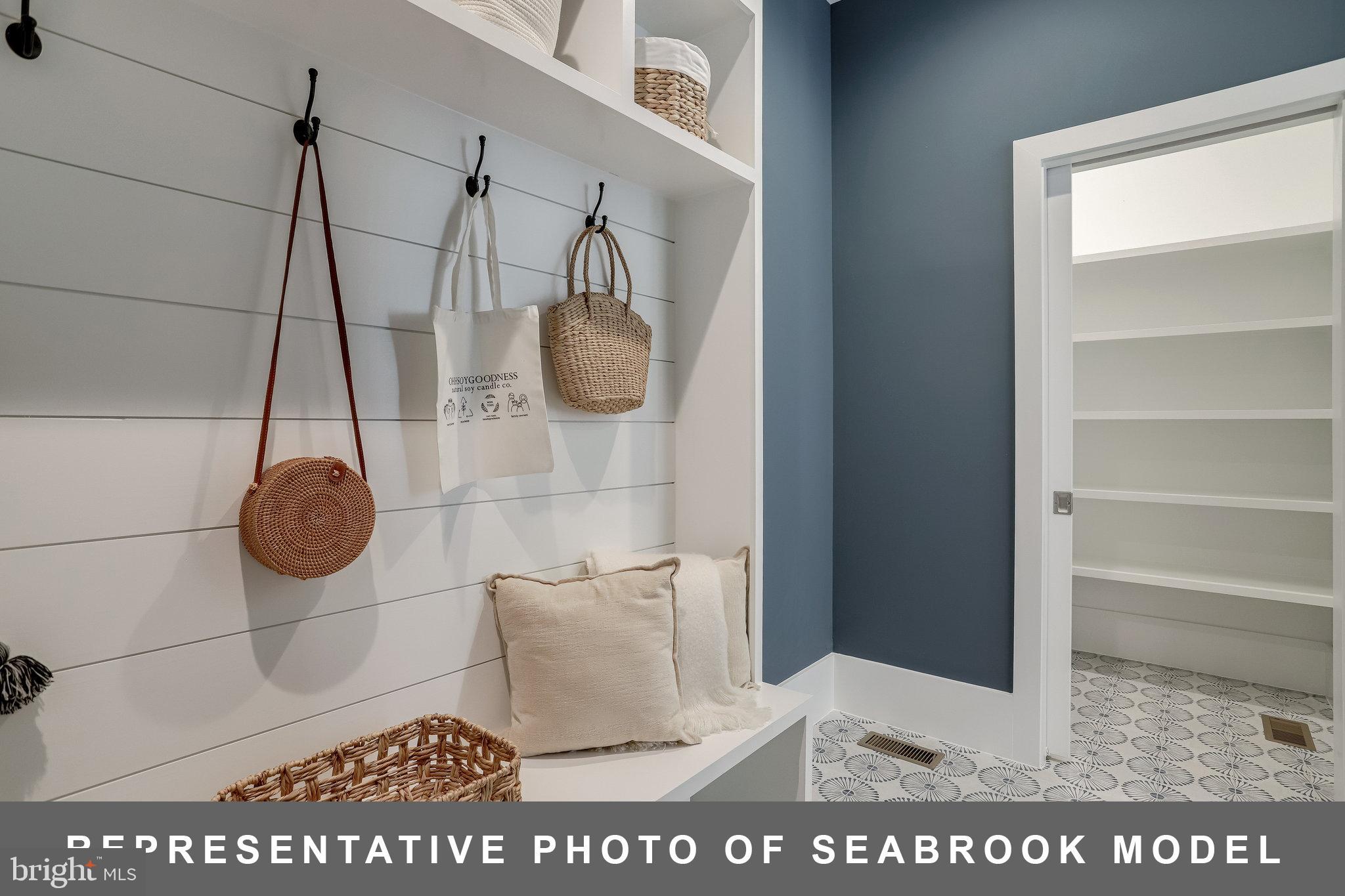 ADDISON HEIGHTS - Residential