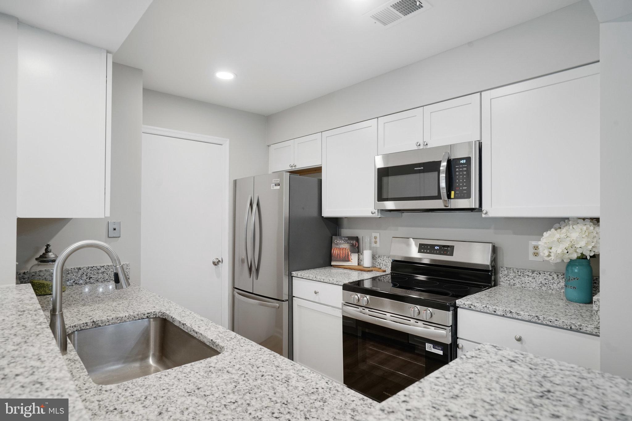 7711 LAFAYETTE FOREST DRIVE 22