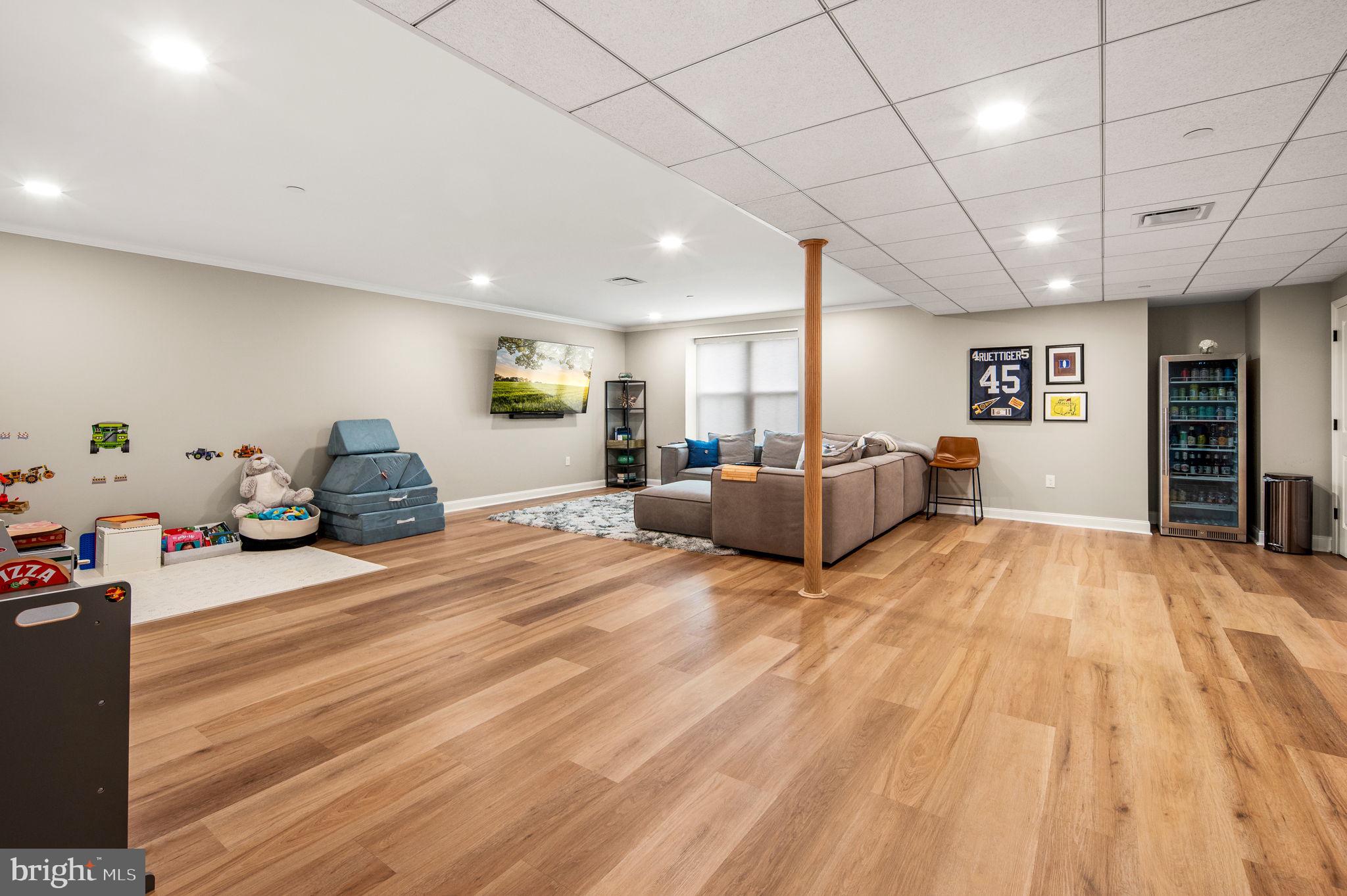 WASHINGTON MANOR - Residential