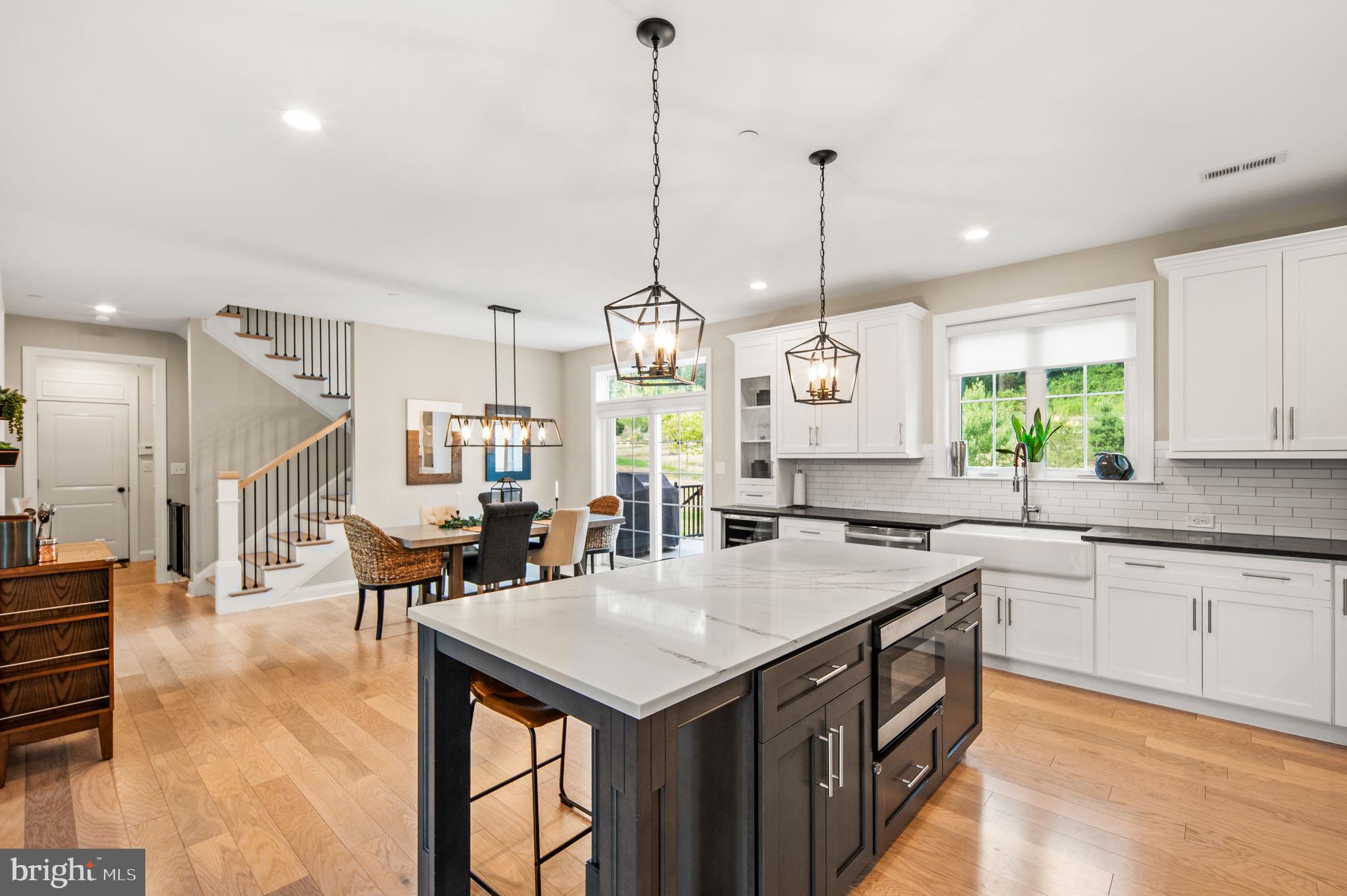 WASHINGTON MANOR - Residential