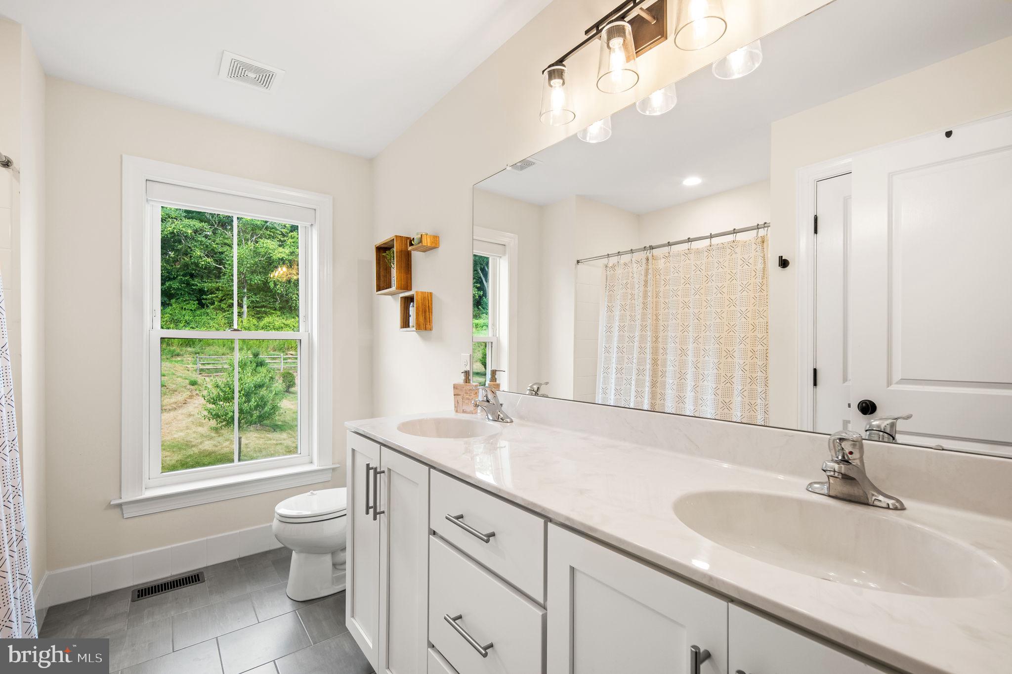 WASHINGTON MANOR - Residential