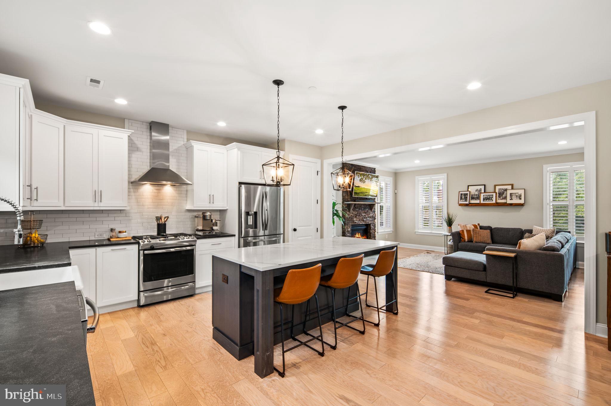 WASHINGTON MANOR - Residential