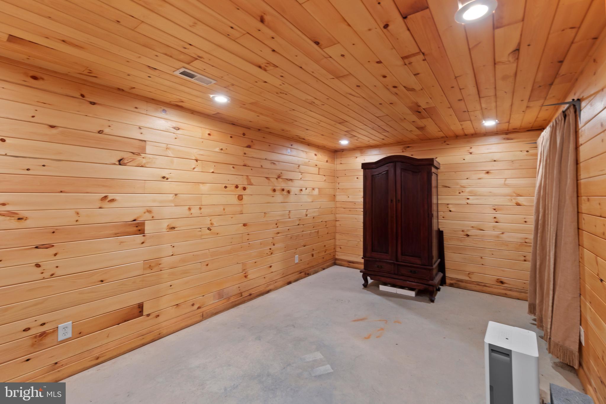 BLUFFS ON THE POTOMAC - Residential