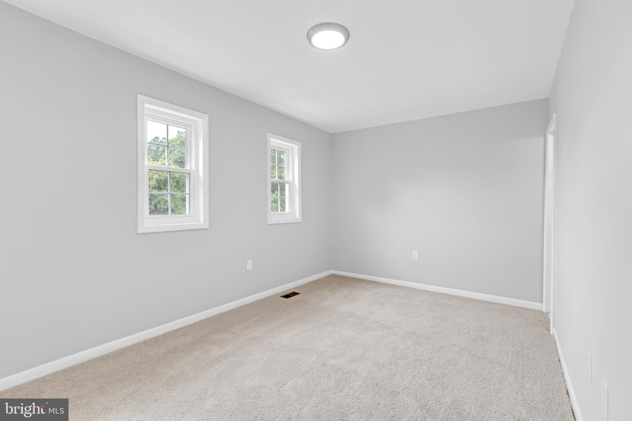 SOUTHGATE WOODS TOWNHOUSES - Residential