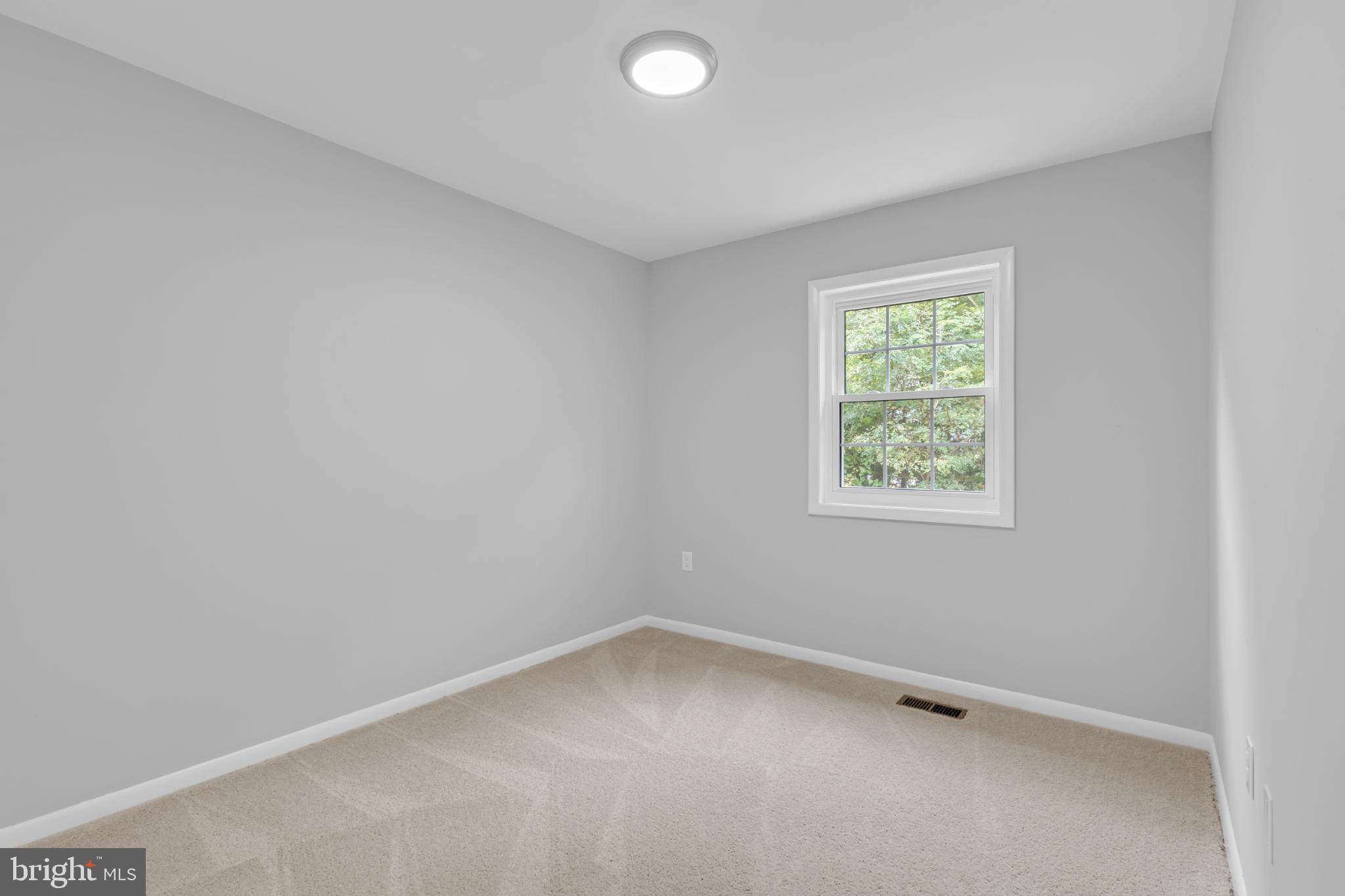 SOUTHGATE WOODS TOWNHOUSES - Residential