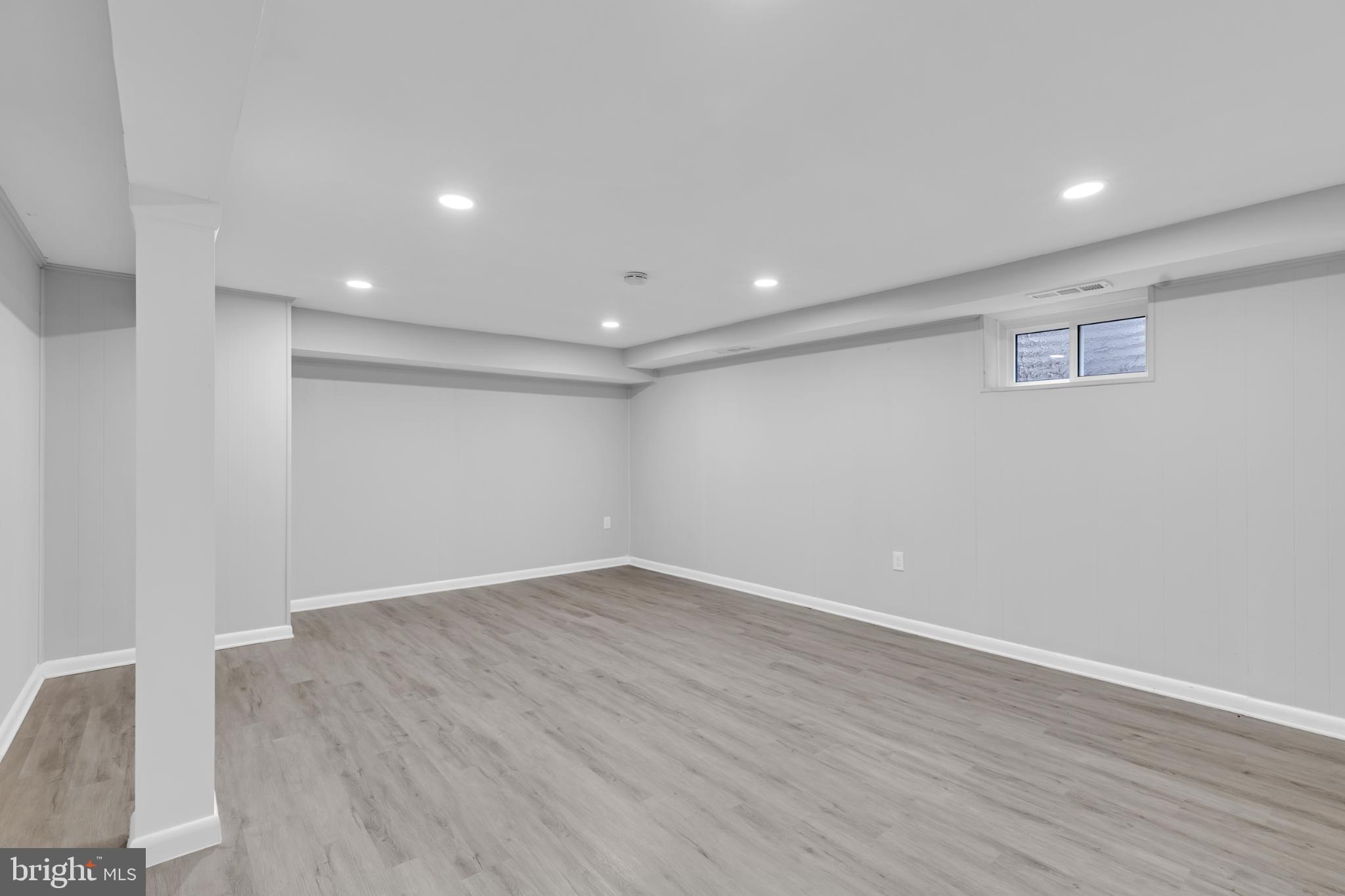 SOUTHGATE WOODS TOWNHOUSES - Residential