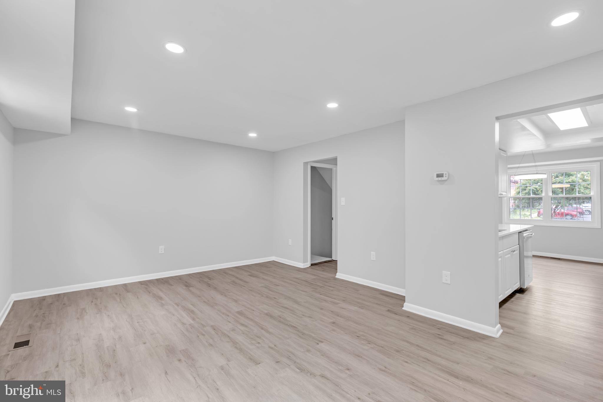 SOUTHGATE WOODS TOWNHOUSES - Residential