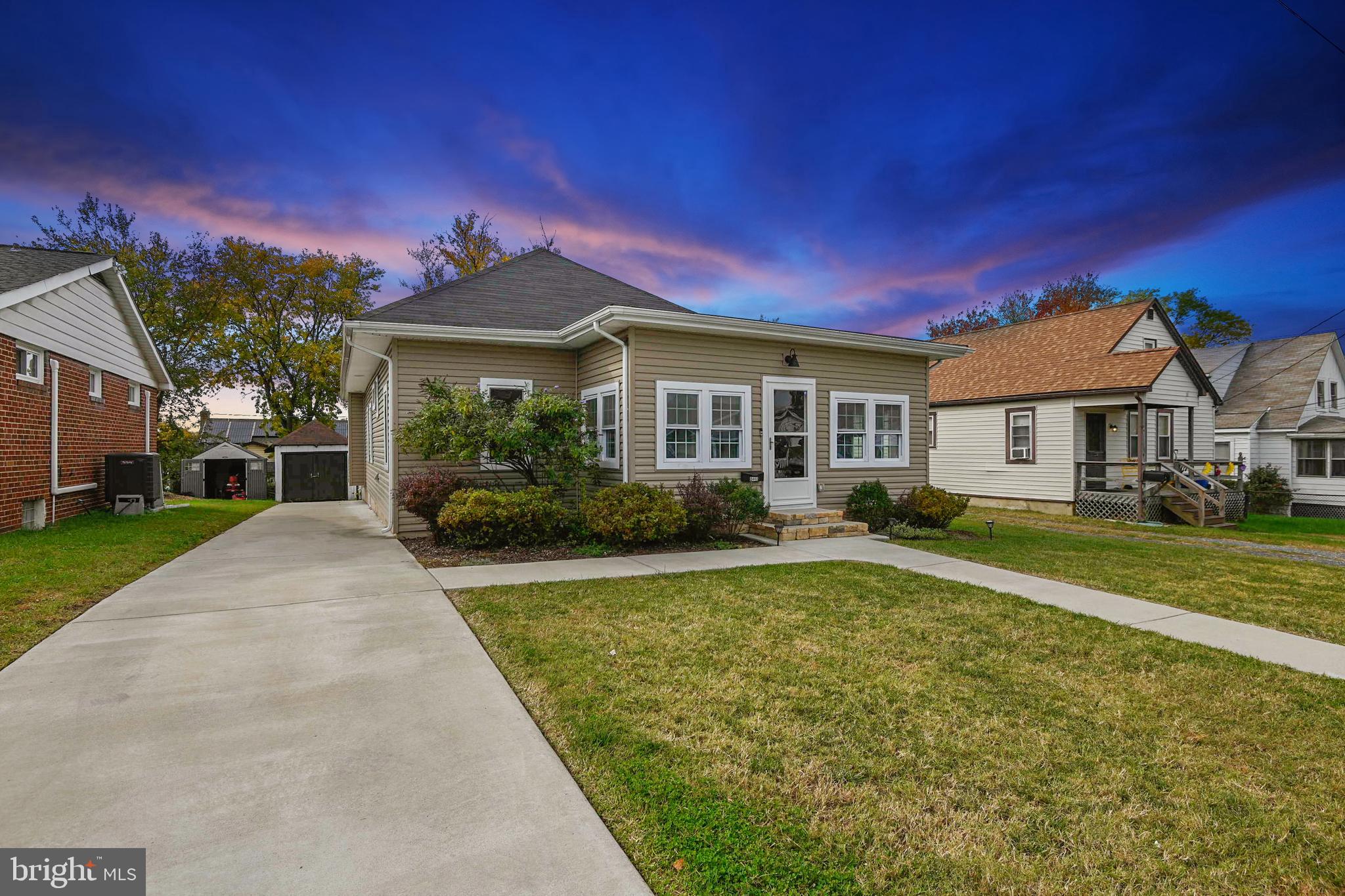 RIVIERA BEACH - Residential