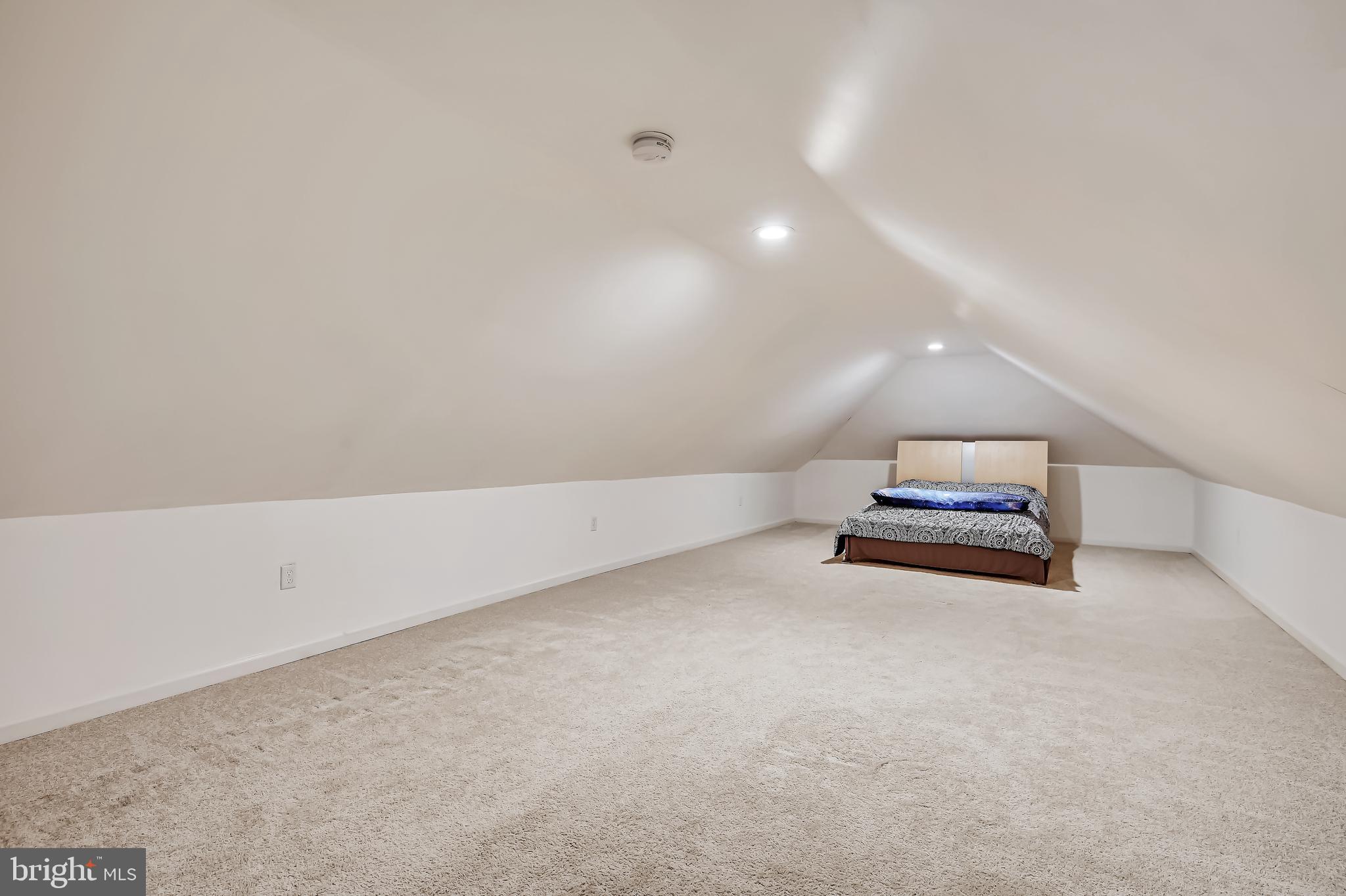 RIVIERA BEACH - Residential