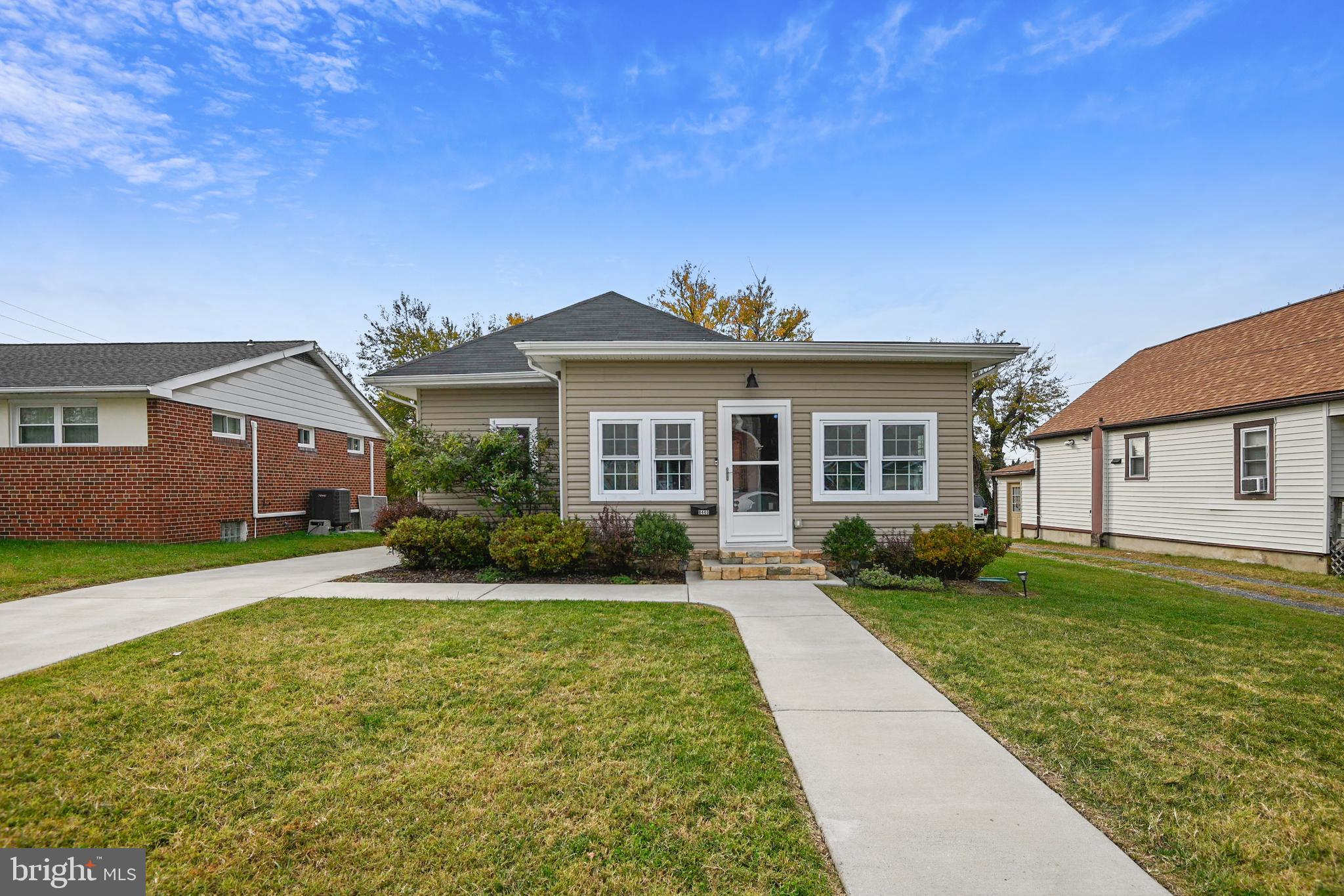 RIVIERA BEACH - Residential