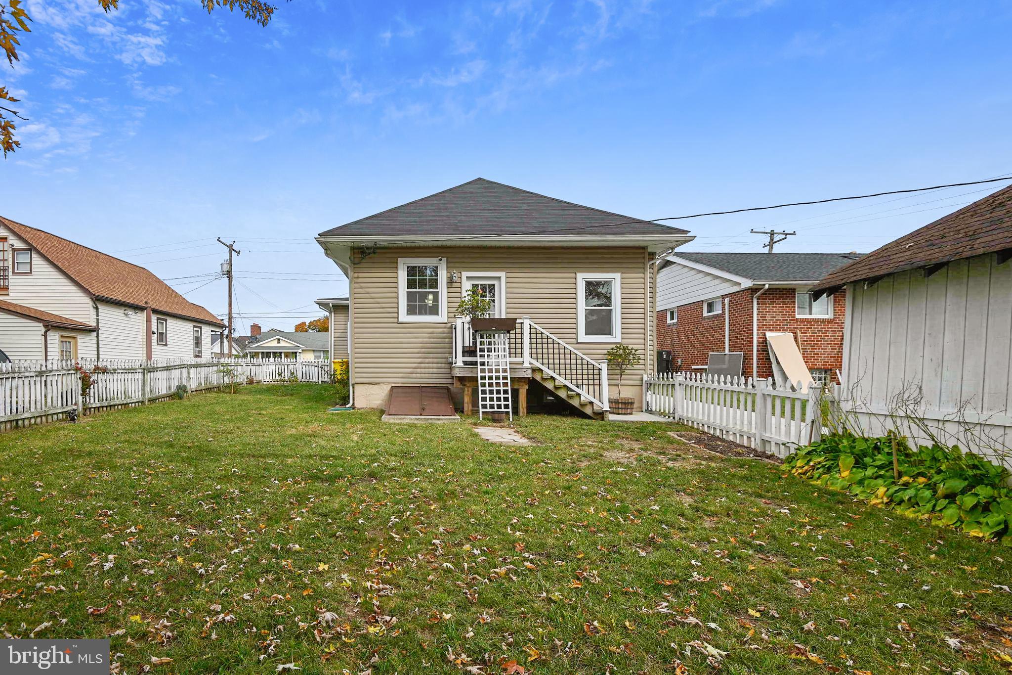 RIVIERA BEACH - Residential