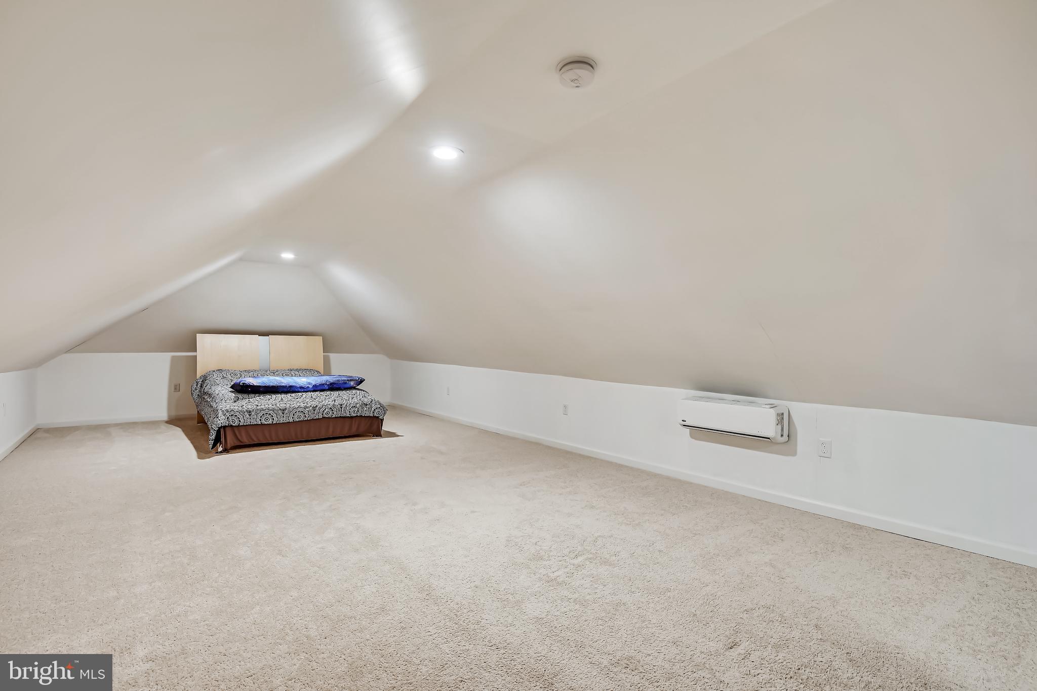 RIVIERA BEACH - Residential