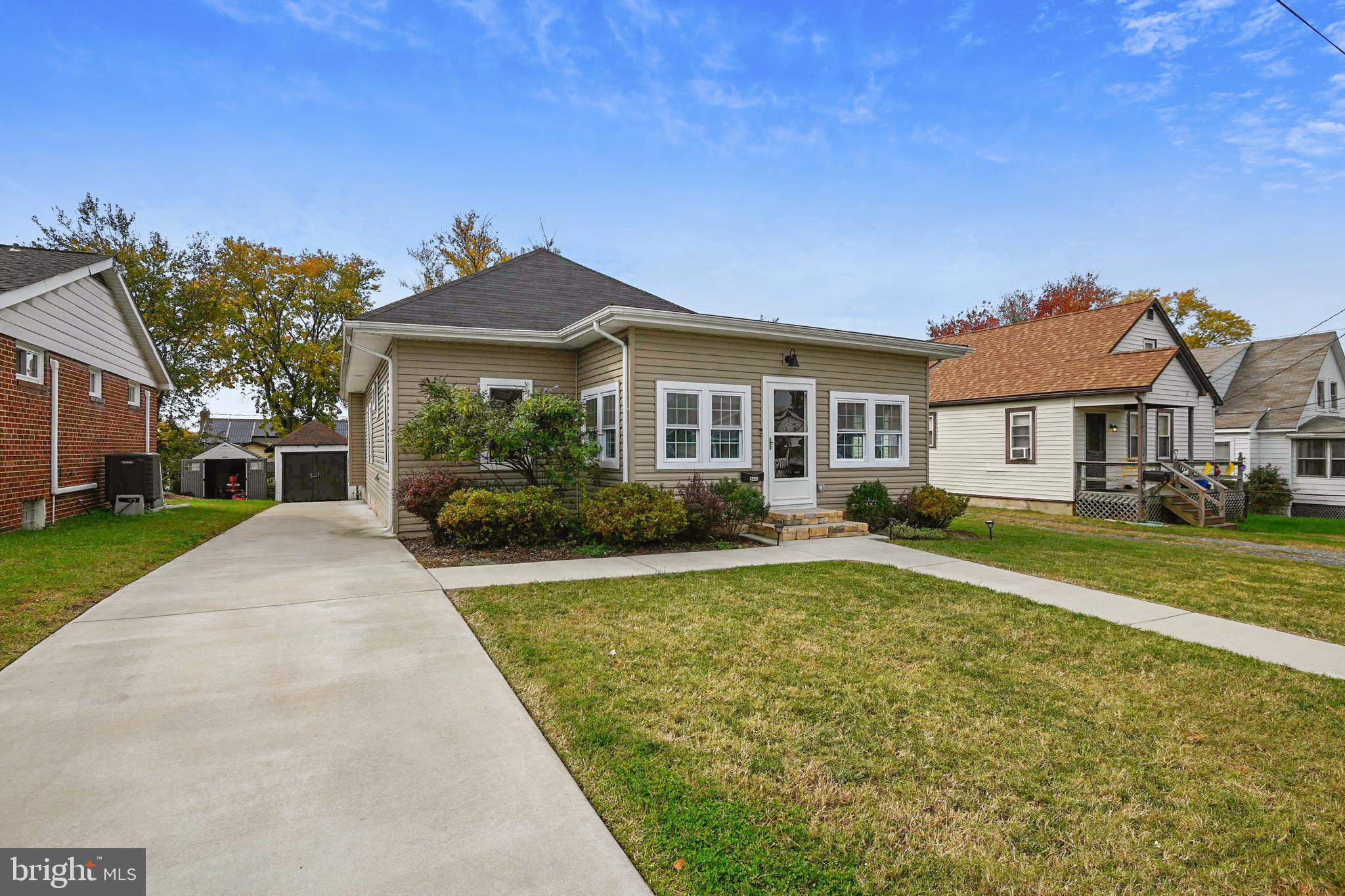 RIVIERA BEACH - Residential