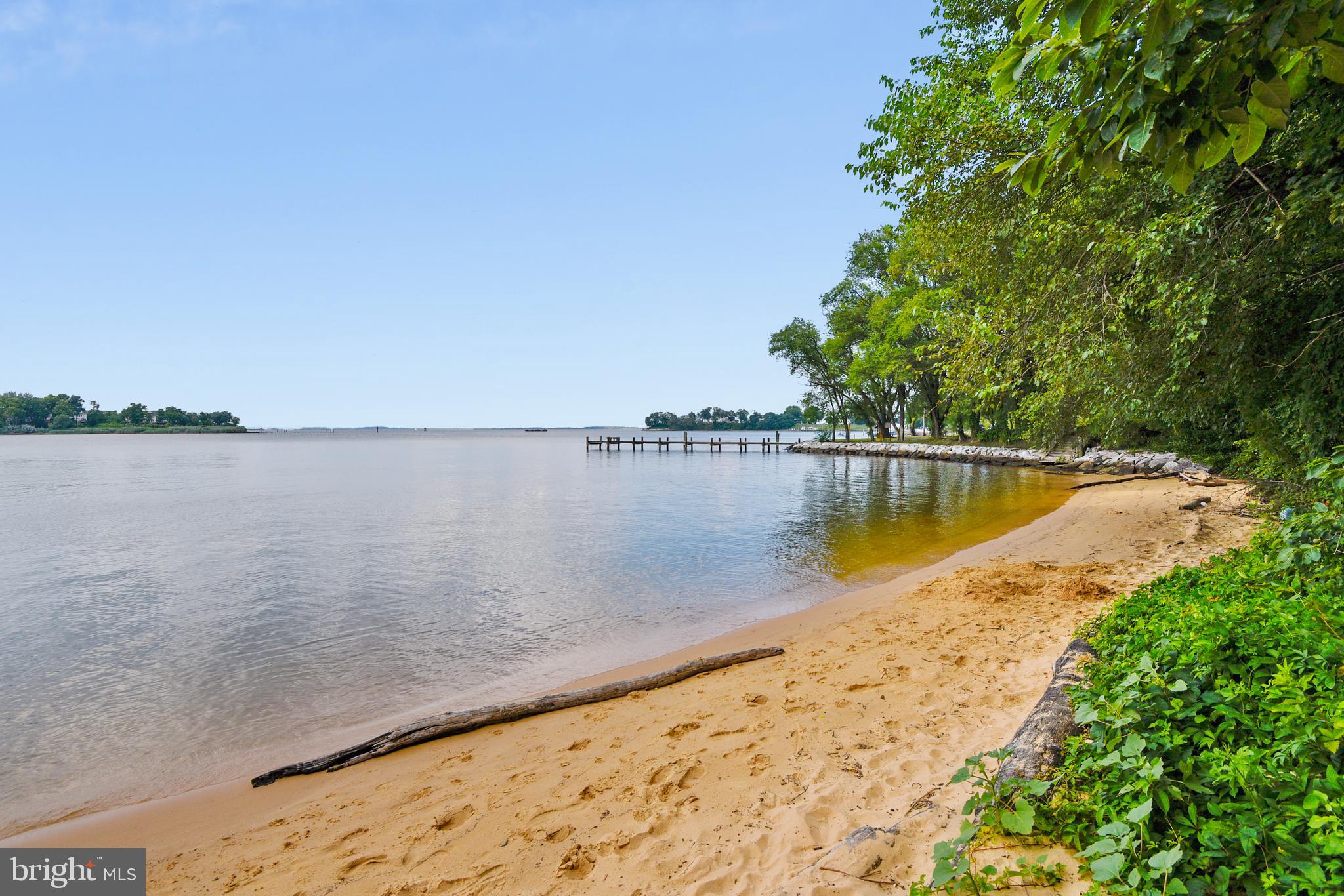 RIVIERA BEACH - Residential