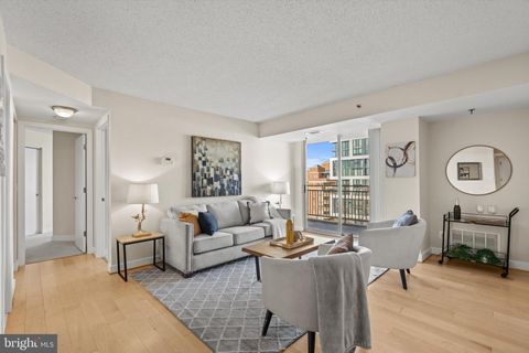 Photo of 7500 Woodmont Avenue #S917, BETHESDA, MD 20814 (MLS # MDMC2163970)