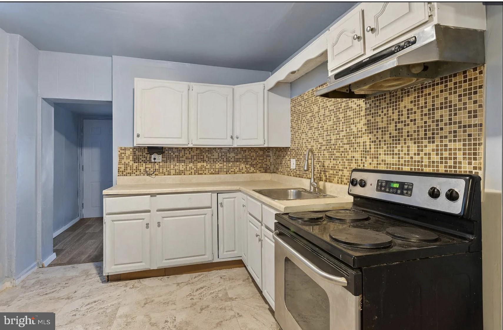 857 E WILLARD STREET