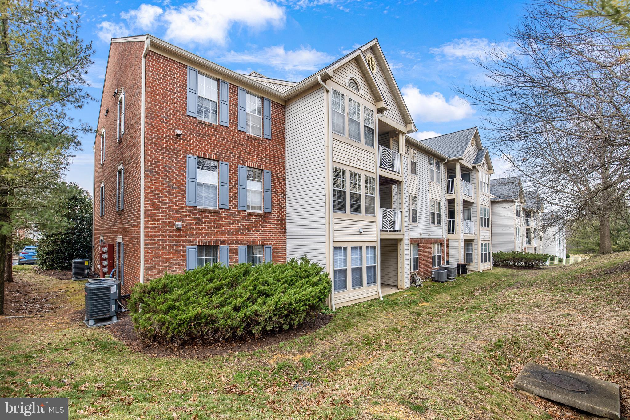 PINEY ORCHARD - Residential Lease