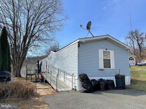 254 LIBERTY CIRCLE HEREFORD PA 18056