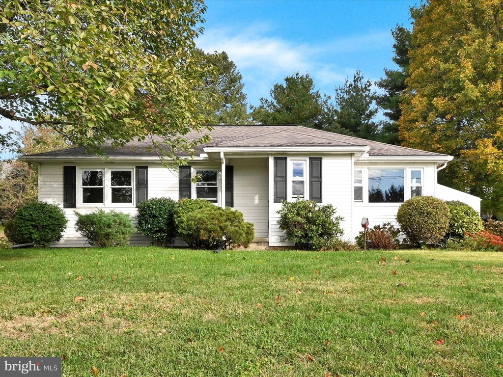 Photo of 1721 Windy Hill Road, LANCASTER, PA 17602 (MLS # PALA2076030)