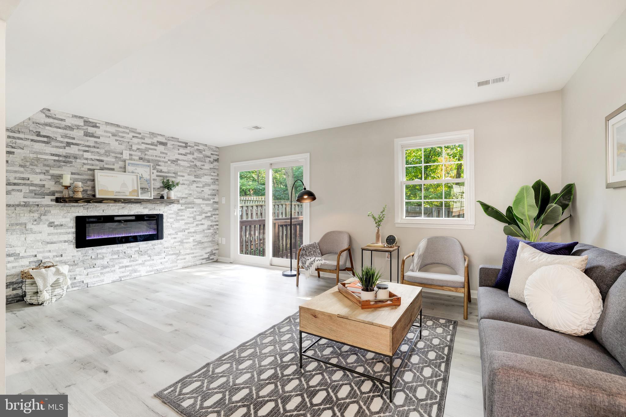 THOUSAND OAKS - Residential