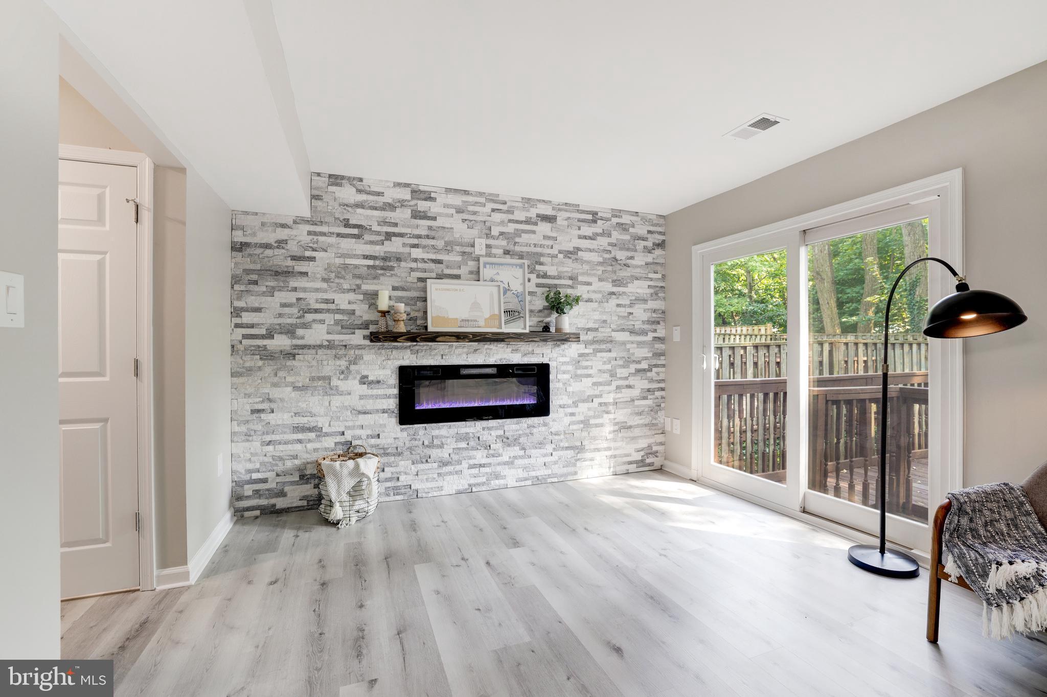 THOUSAND OAKS - Residential