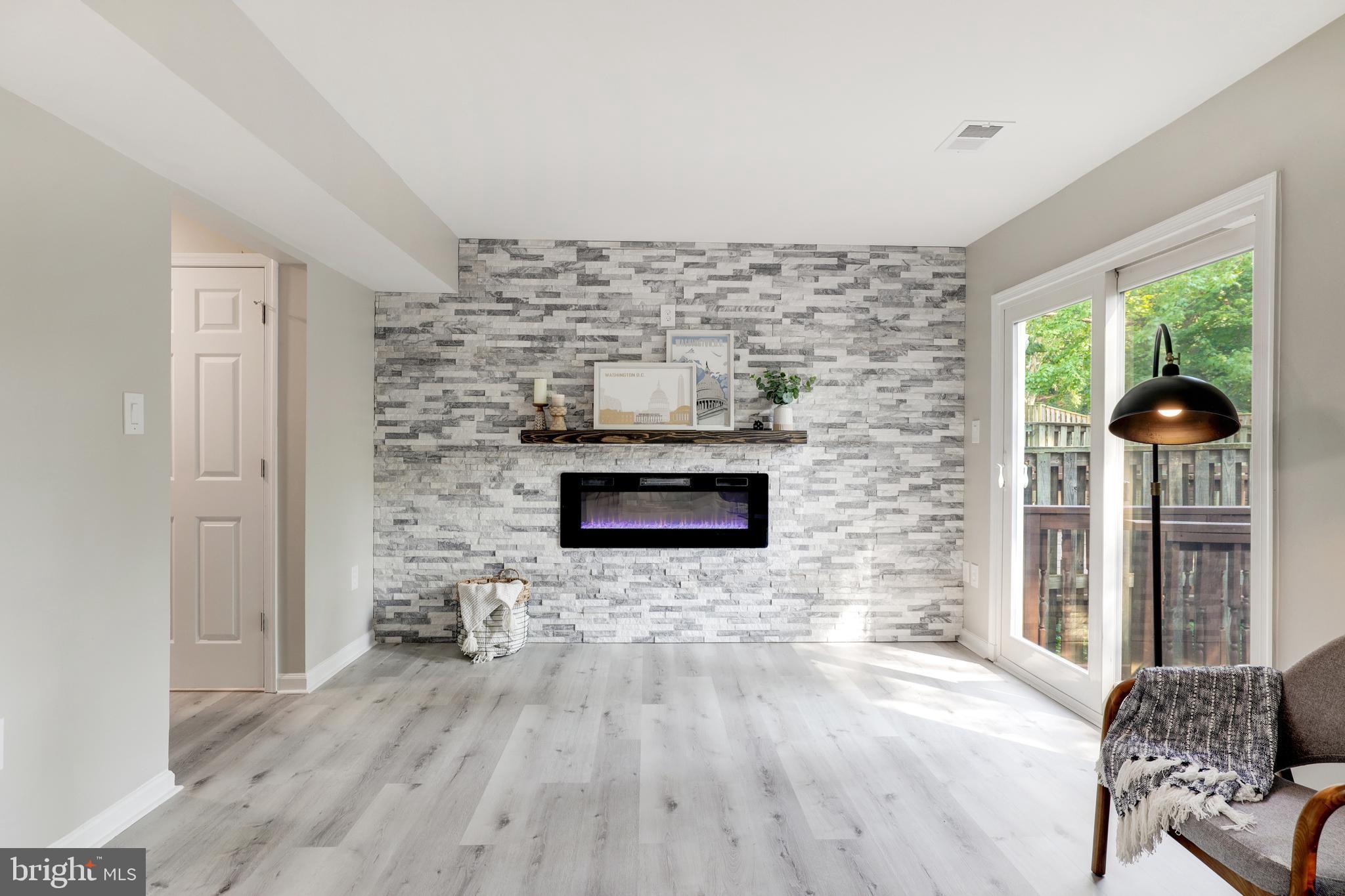 THOUSAND OAKS - Residential