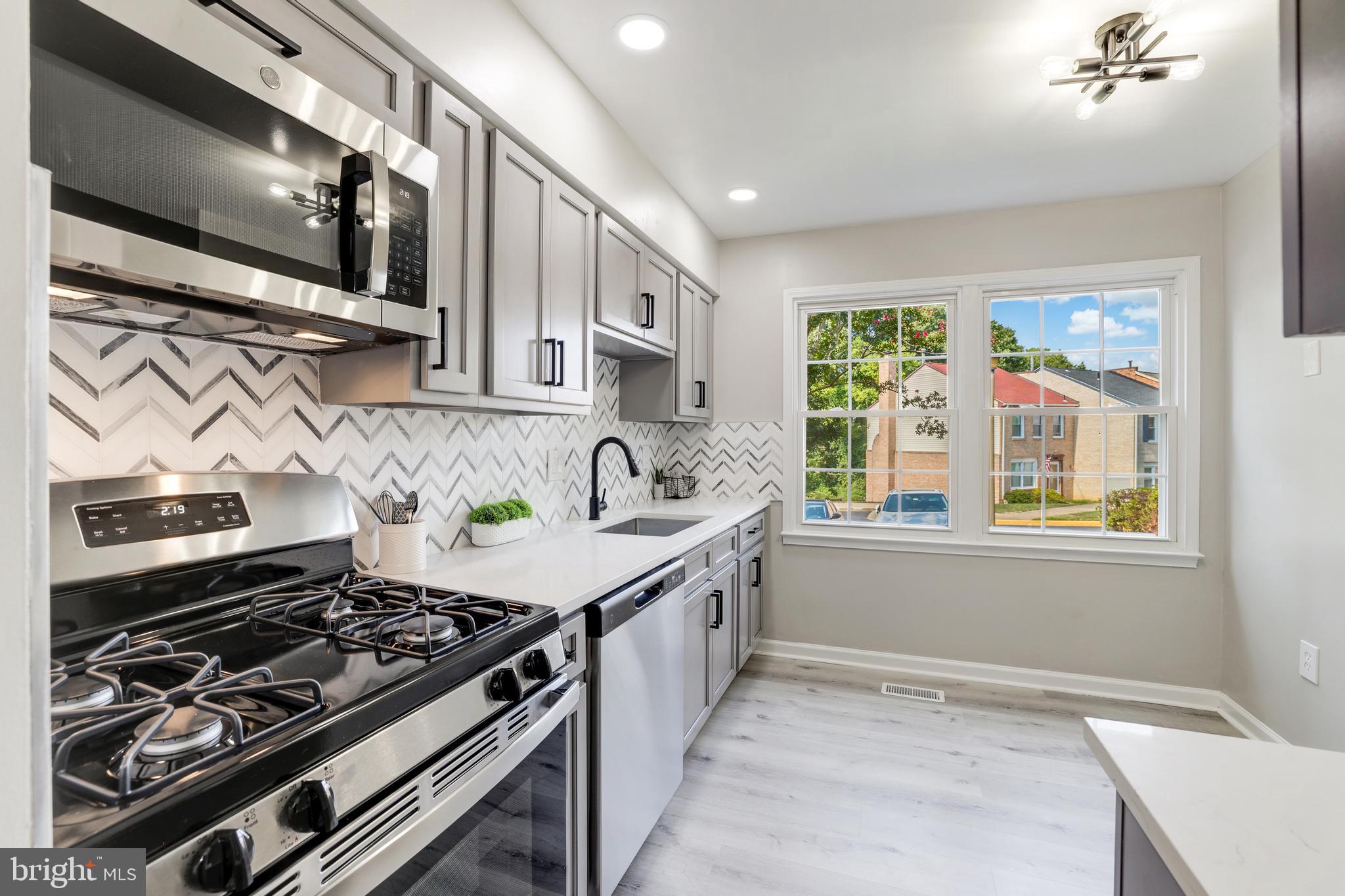 THOUSAND OAKS - Residential