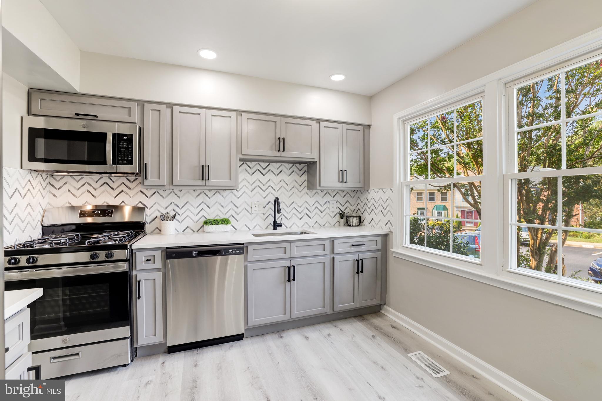 THOUSAND OAKS - Residential