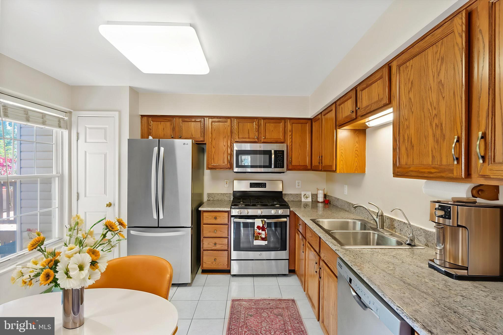 7496 GADSBY SQUARE
