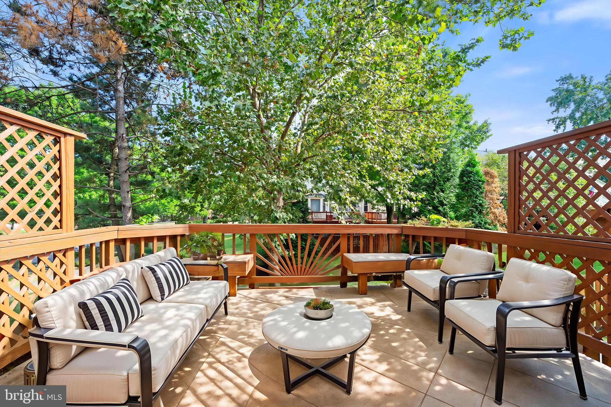 7496 GADSBY SQUARE