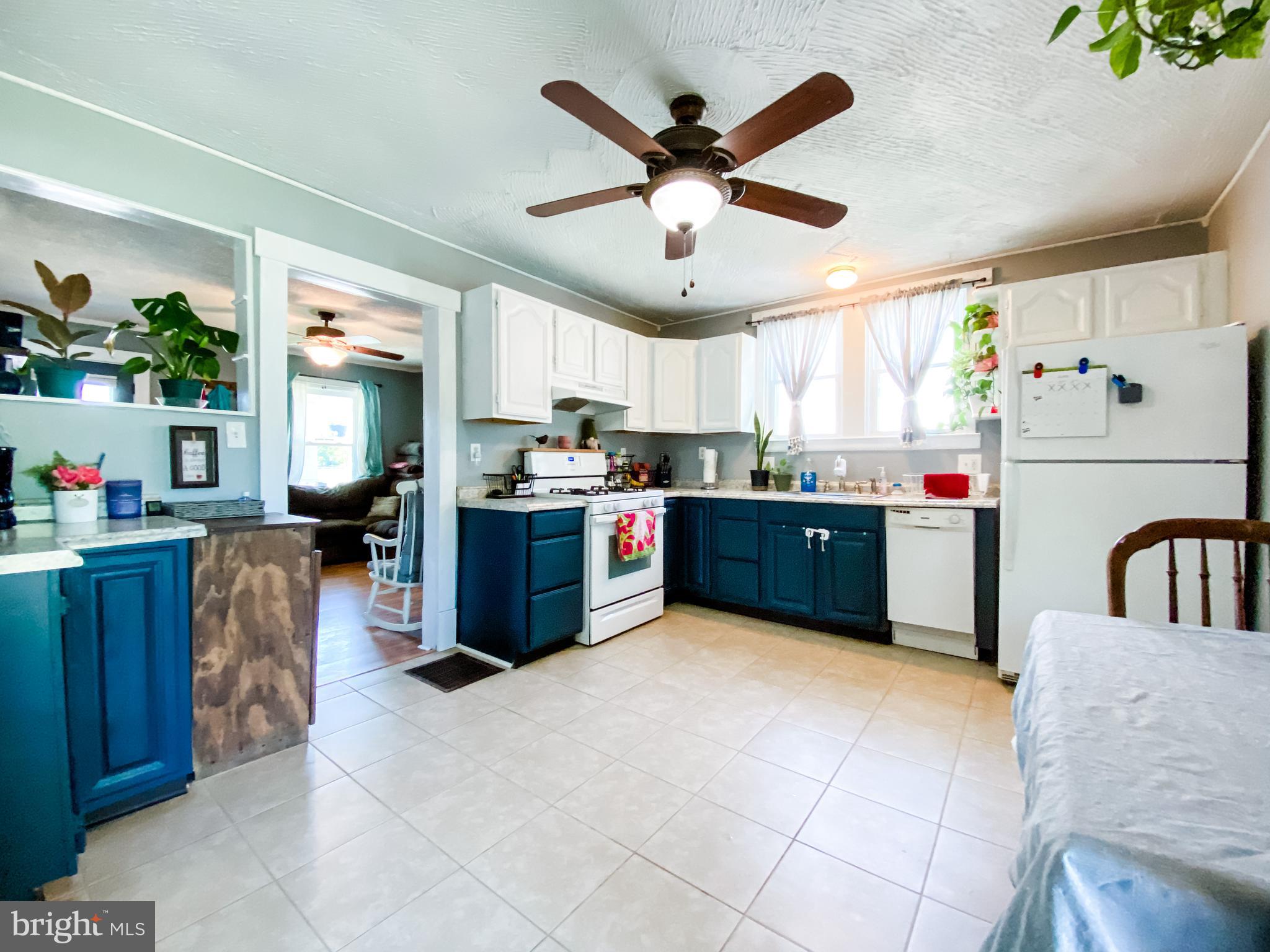 CRESAPTOWN - Residential