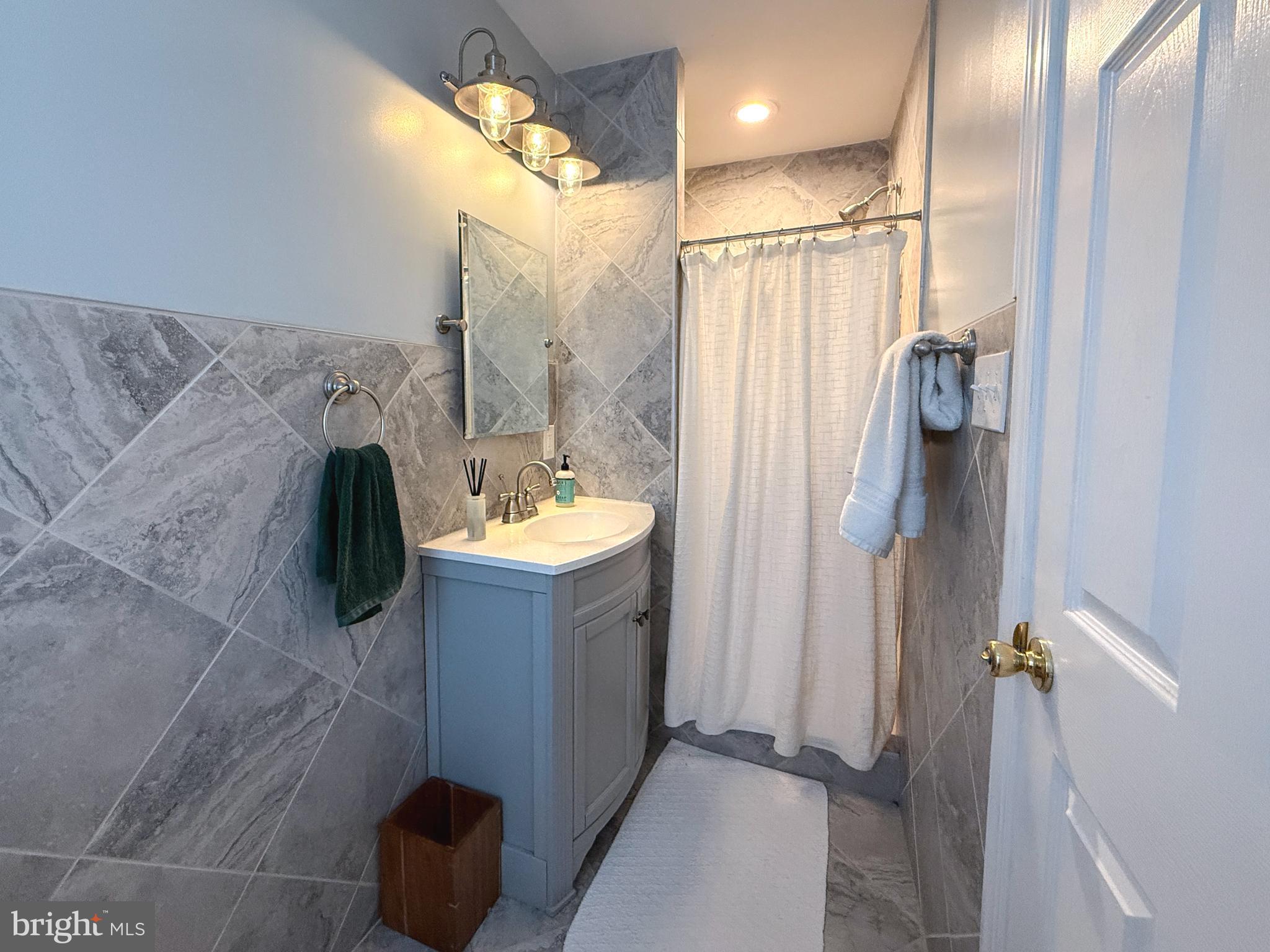 MANAYUNK - Residential Lease