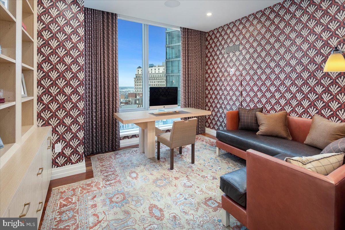 CENTER CITY - Residential