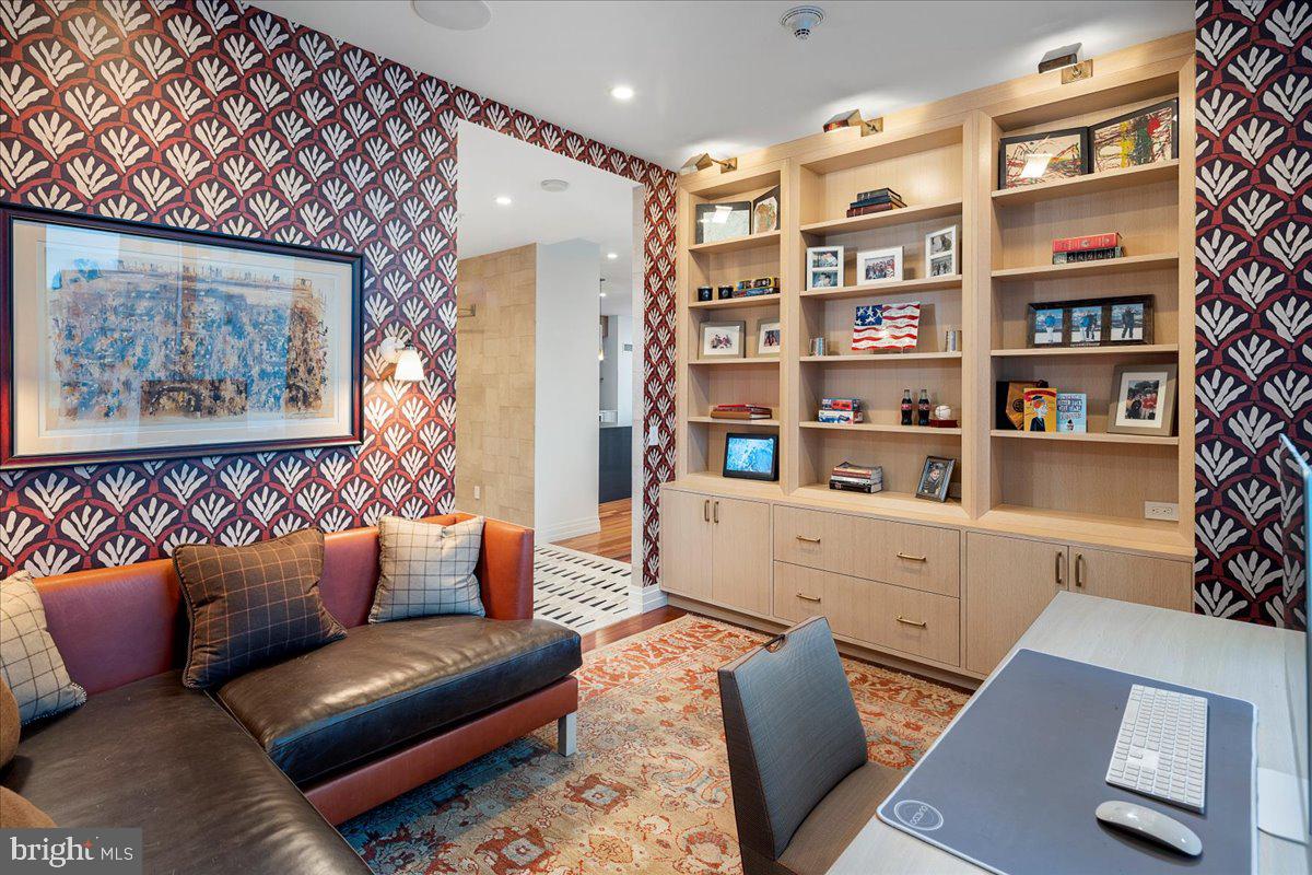 CENTER CITY - Residential