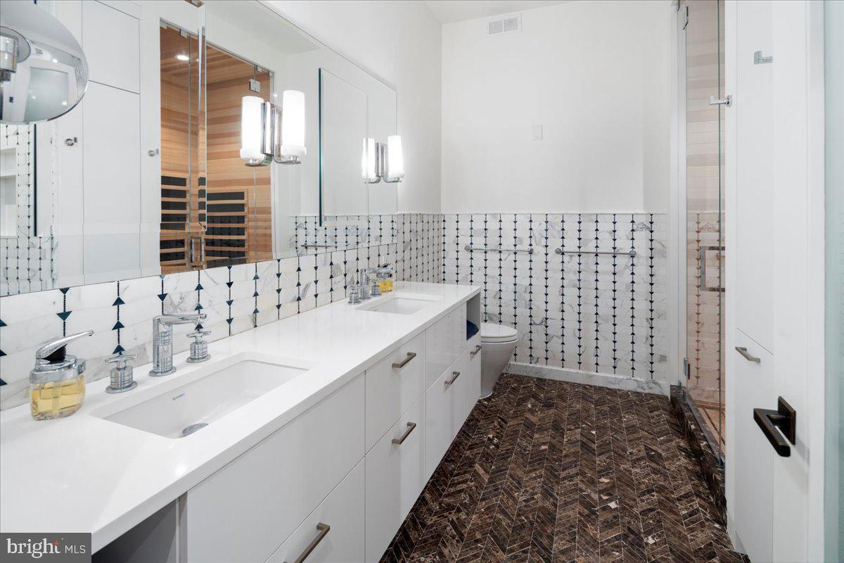 CENTER CITY - Residential