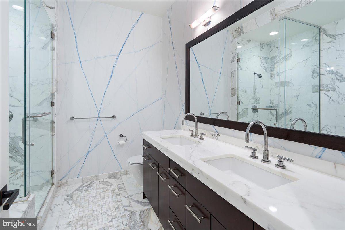 CENTER CITY - Residential