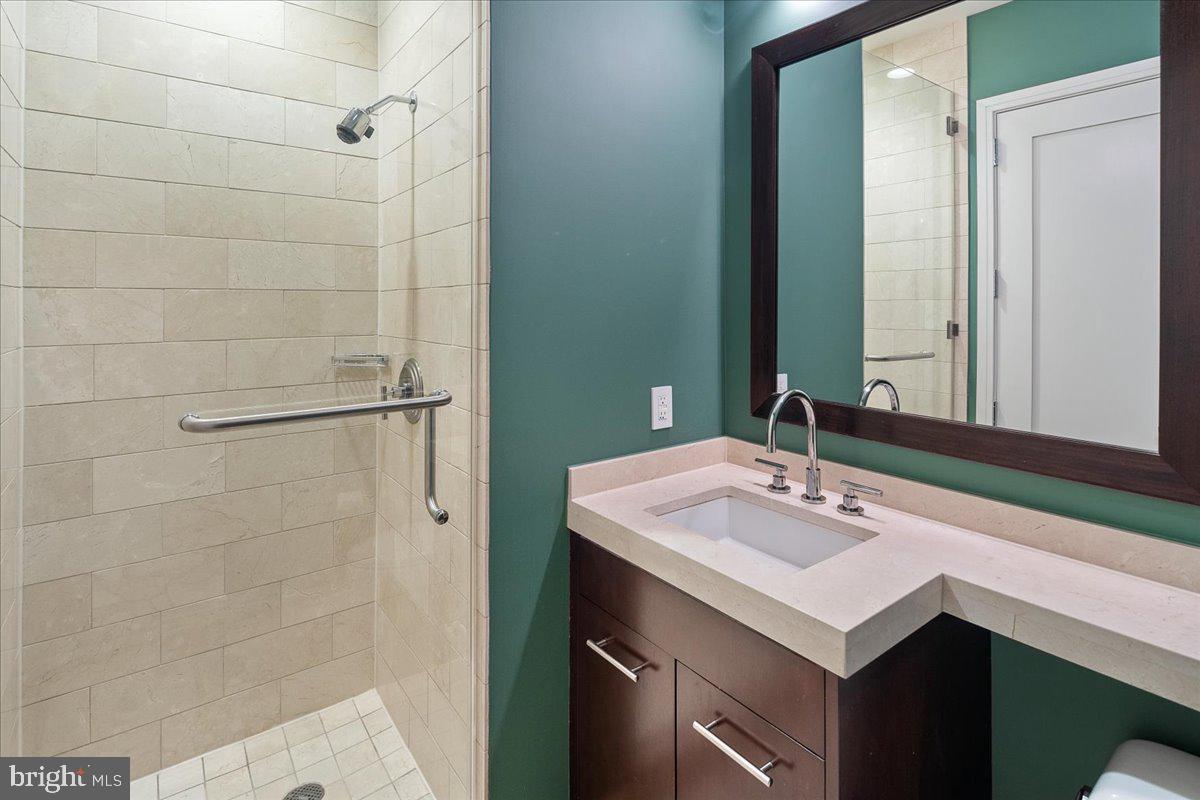 CENTER CITY - Residential