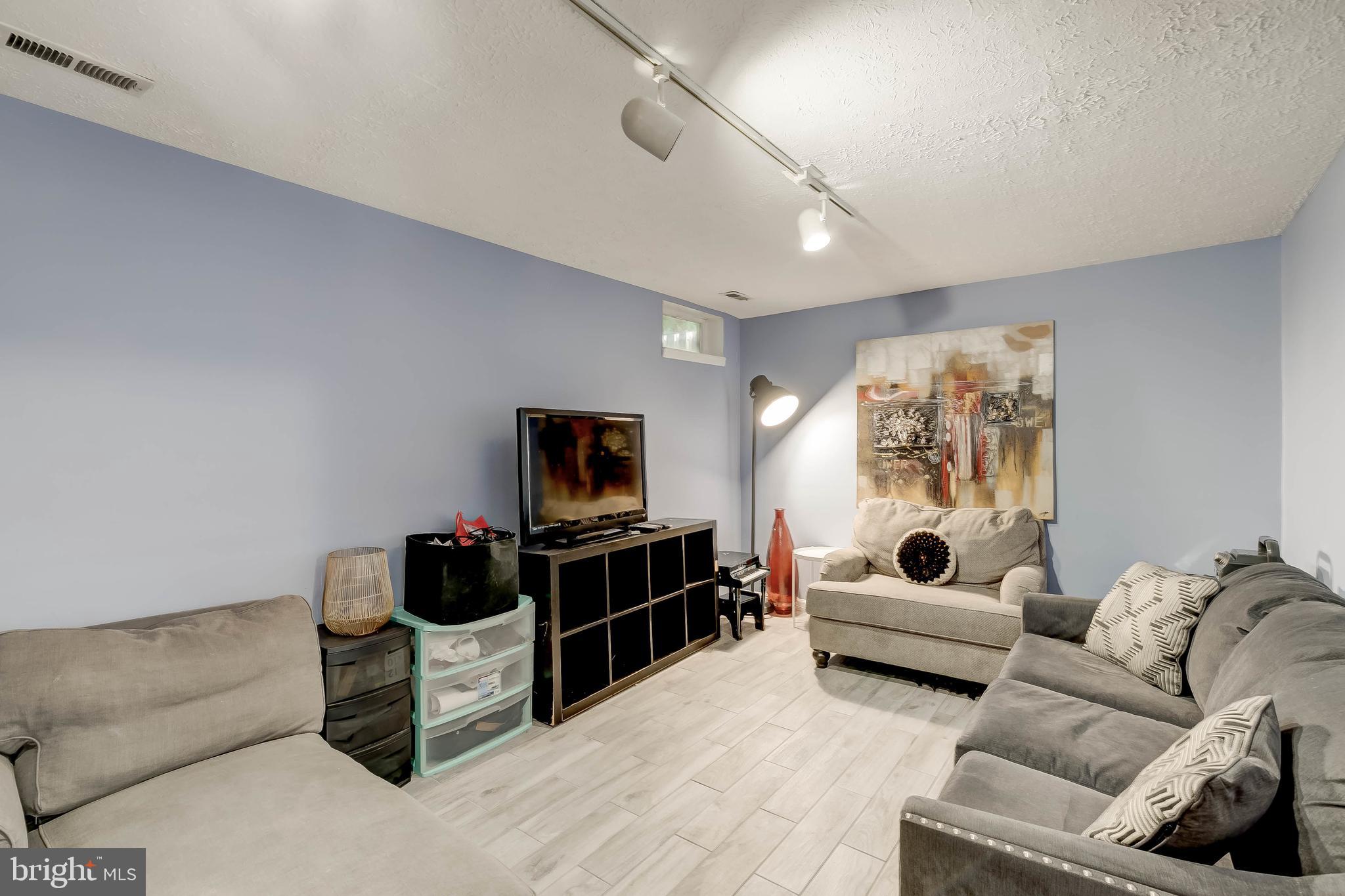 SETTLERS LANDING - Residential