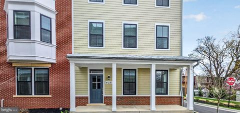 Photo of 426 Chapel Aly #8, FREDERICK, MD 21701 (MLS # MDFR2080574)