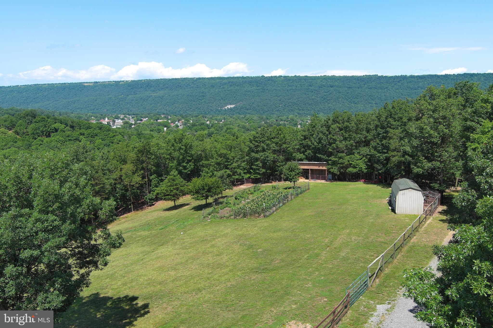 WOODLAND ESTATES - Residential