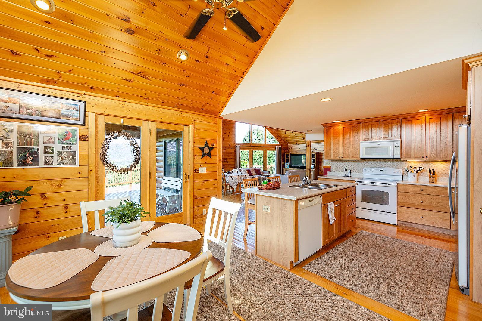 WOODLAND ESTATES - Residential