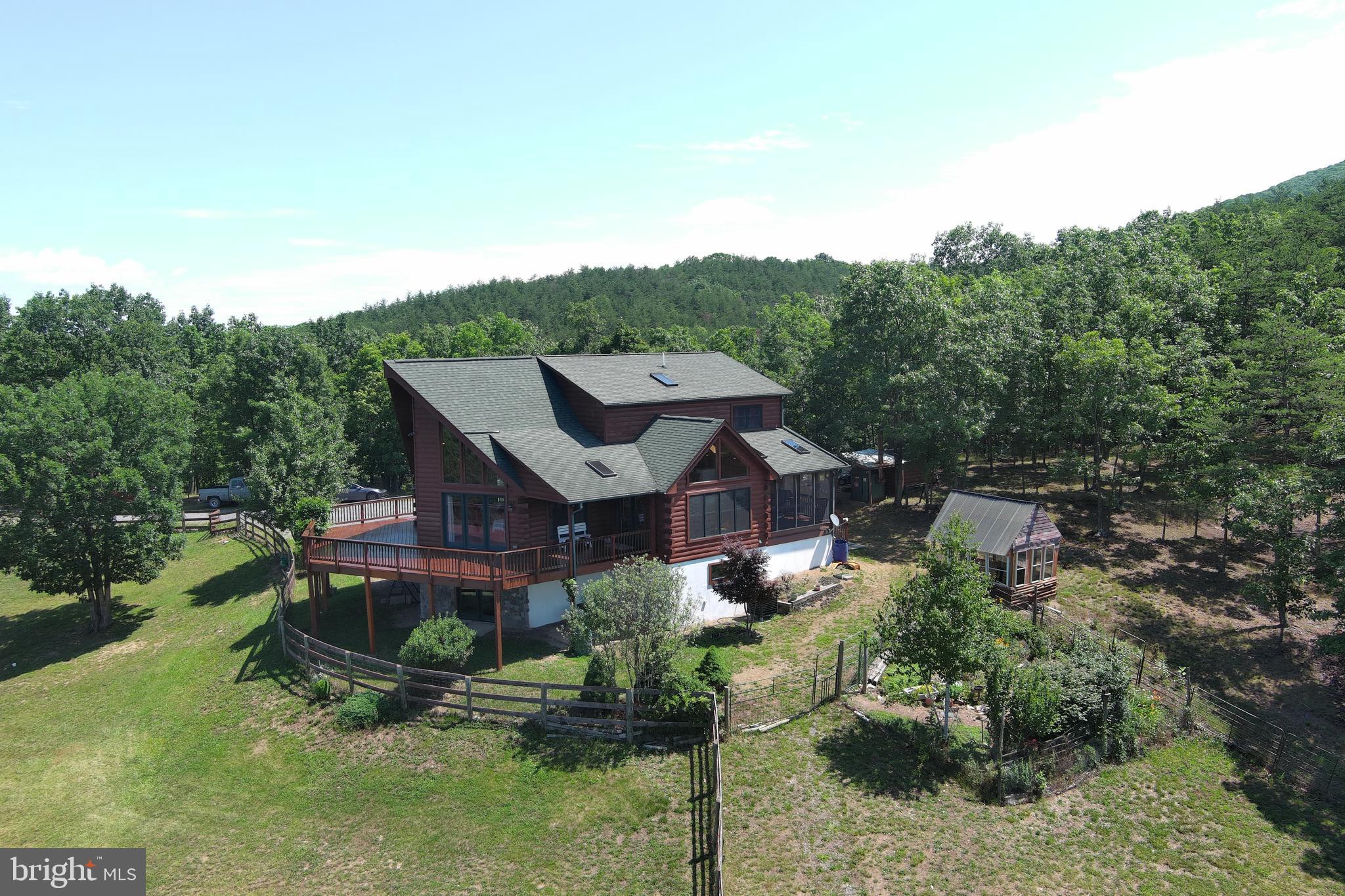 WOODLAND ESTATES - Residential