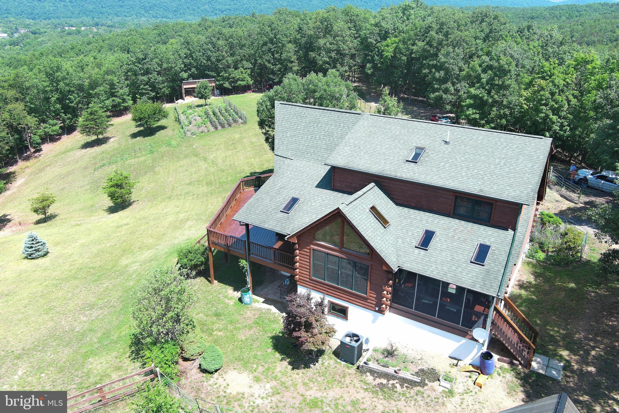 WOODLAND ESTATES - Residential