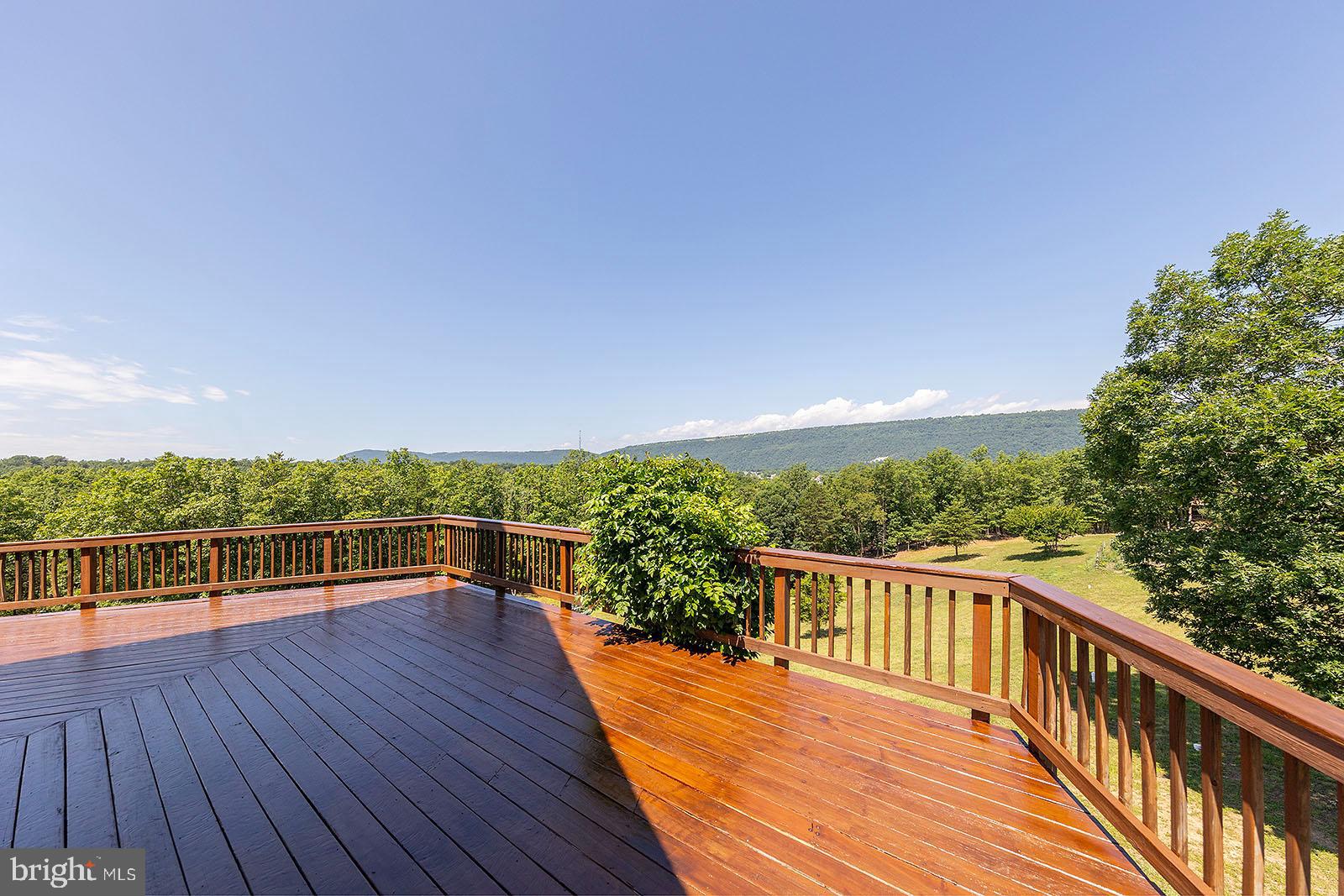 WOODLAND ESTATES - Residential