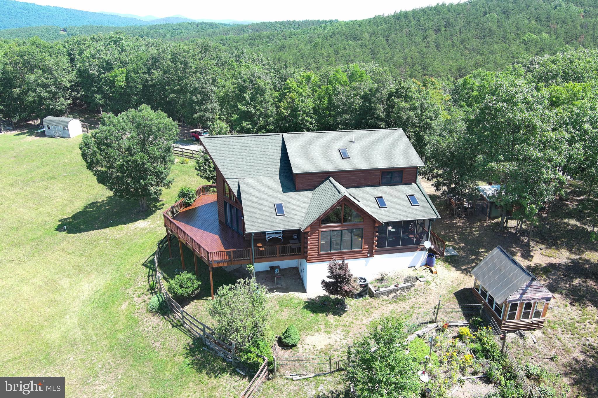 WOODLAND ESTATES - Residential