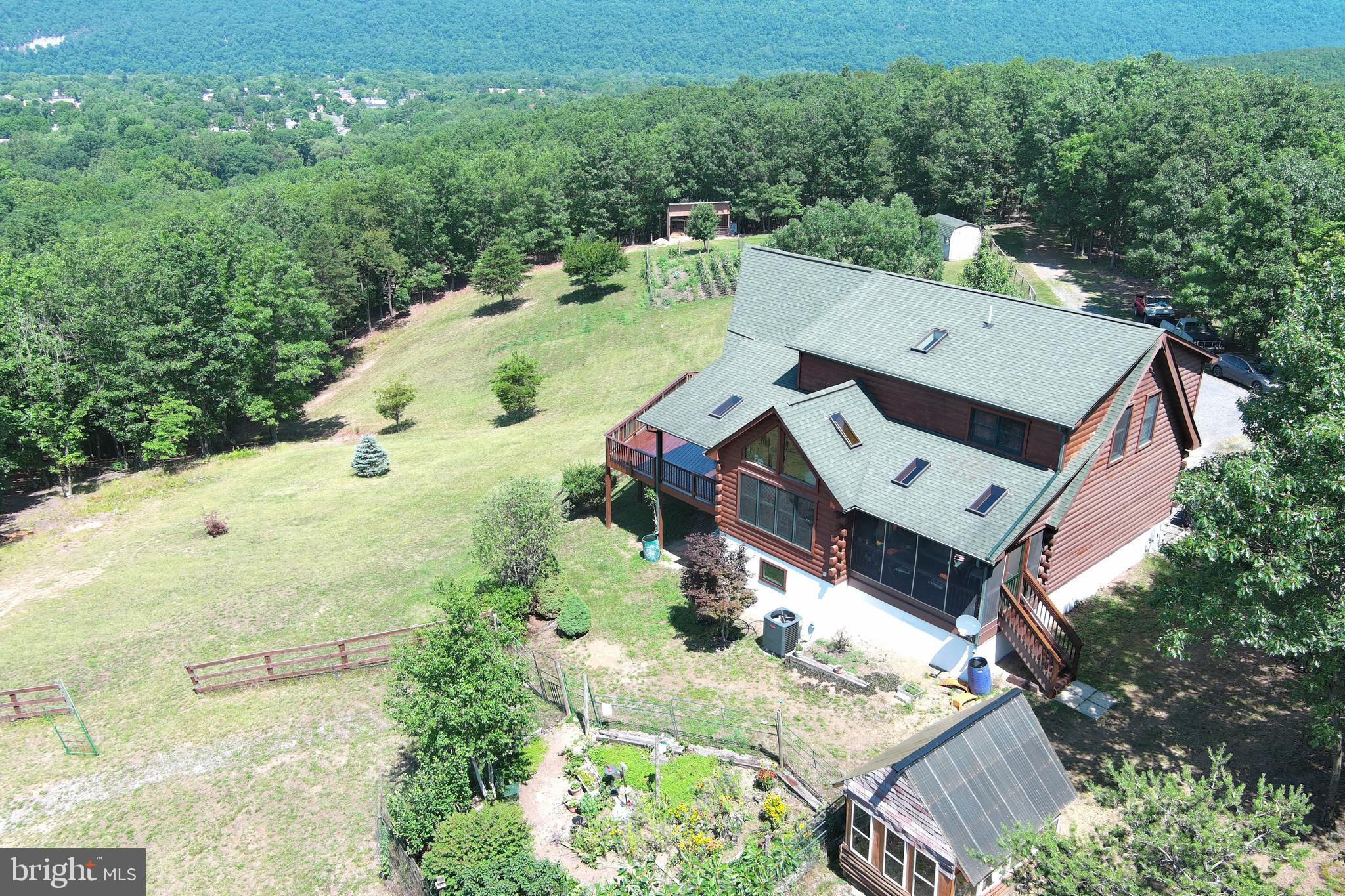 WOODLAND ESTATES - Residential