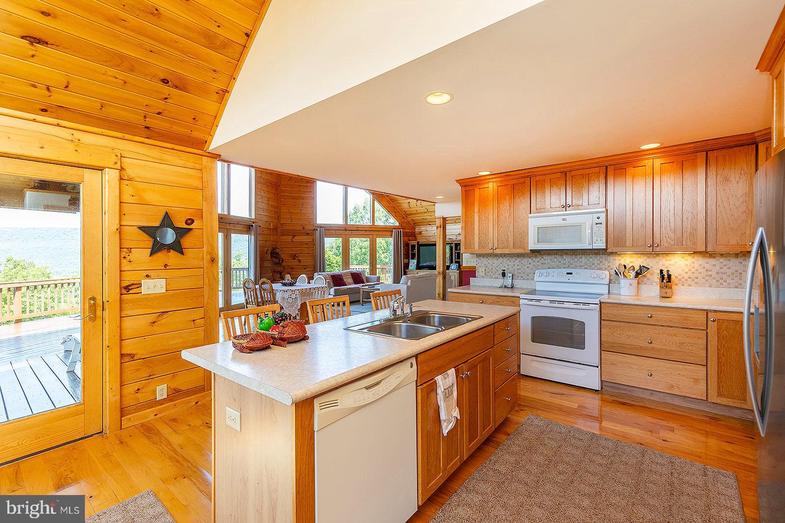 WOODLAND ESTATES - Residential