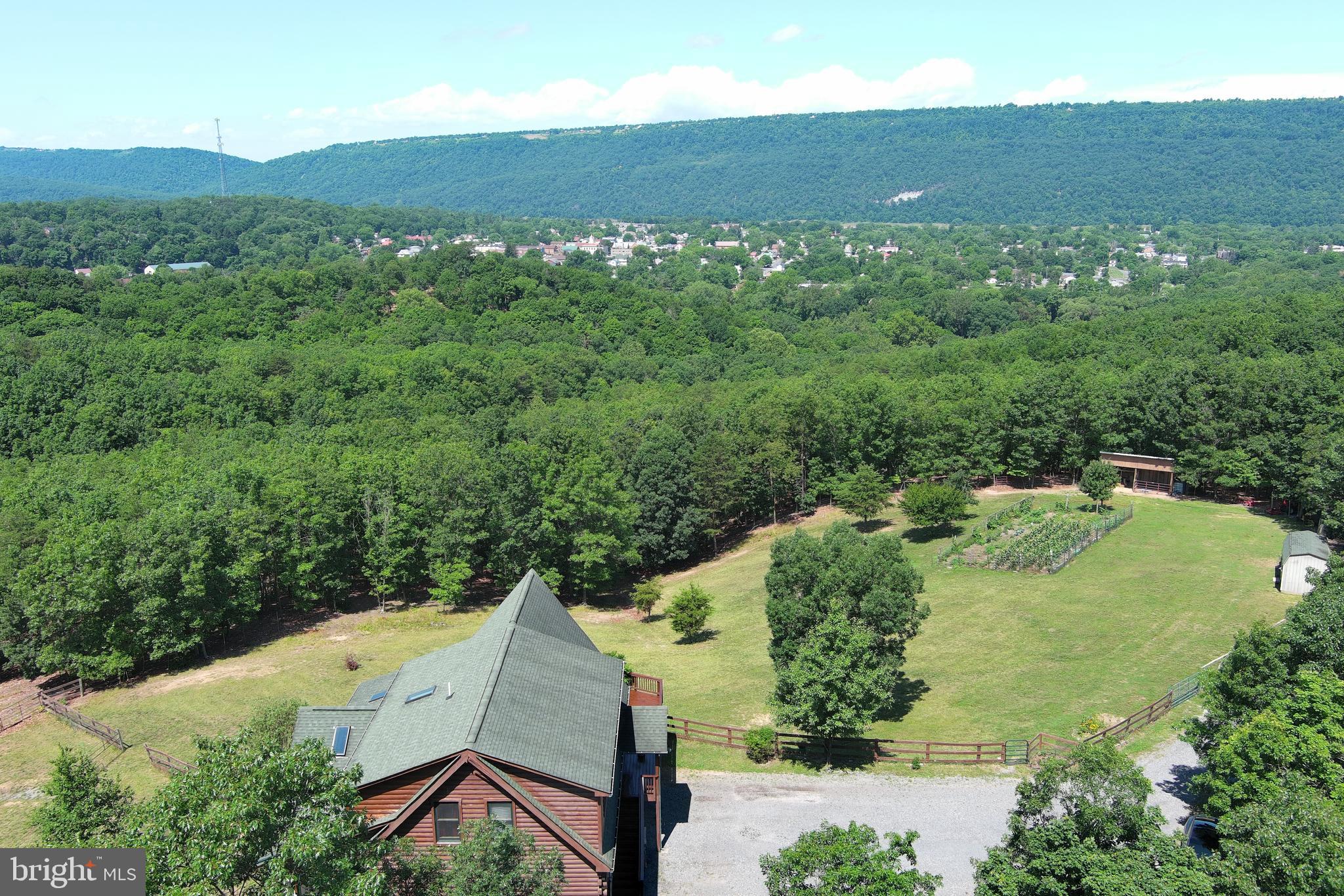 WOODLAND ESTATES - Residential